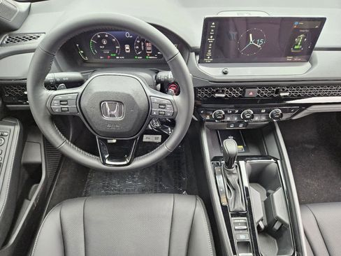 Used 2025 Honda Accord Sport image 38