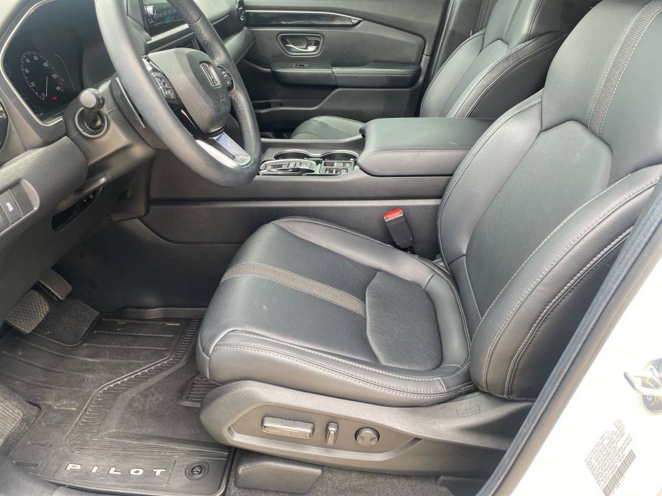 Certified 2025 Honda Pilot Touring image 11