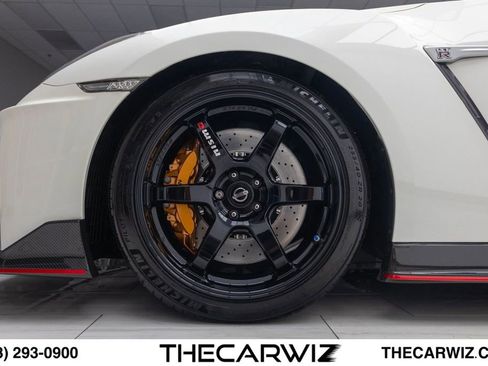 Used 2018 Nissan GT-R NISMO AWD/4WD image 12