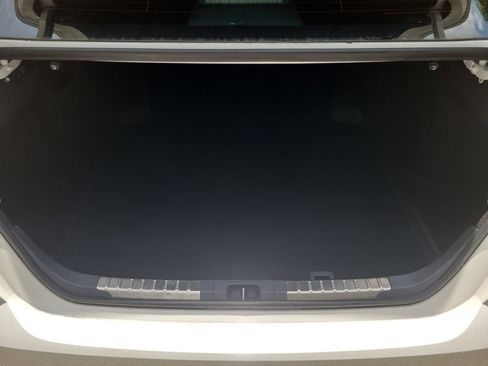 Used 2025 Toyota Camry SE w/ Convenience Package FWD image 9