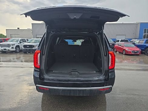 Used 2023 GMC Yukon XL Denali AWD/4WD image 6
