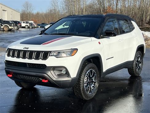 New 2026 Jeep Compass Trailhawk w/ Sun, Sound & Navigation Group image 45