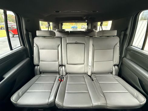 Used 2023 GMC Yukon XL SLT image 21