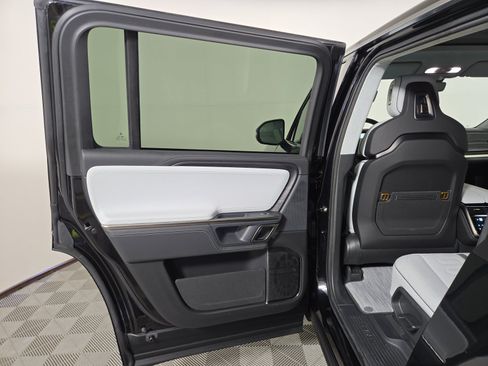 Used 2023 Rivian R1S Launch Edition Quad AWD/4WD image 17