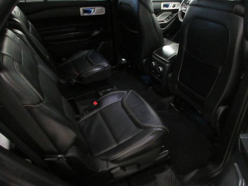 Used 2020 Ford Explorer ST w/ Premium Technology Package image 18