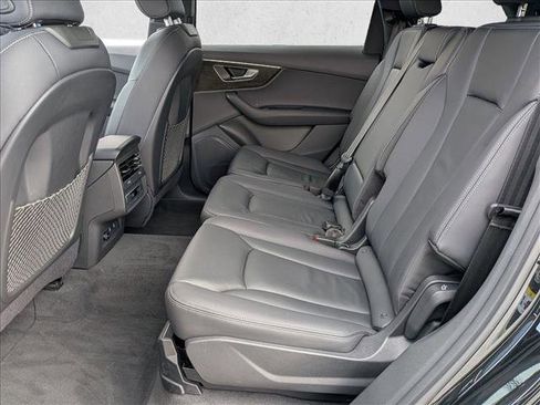 Certified 2025 Audi Q7 3.0T Premium w/ Convenience Package image 20