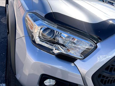 Used 2016 Toyota Tacoma TRD Off-Road image 27