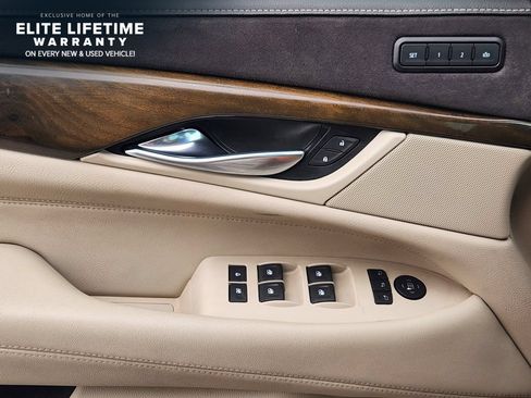 Used 2020 Cadillac Escalade Premium Luxury AWD/4WD image 21
