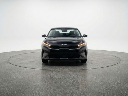 Used 2025 Kia K4 FWD image 2