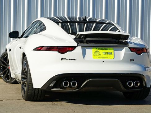 Used 2020 Jaguar F-TYPE R image 6