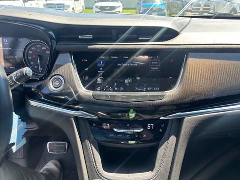 Used 2024 Cadillac XT6 Sport w/ Platinum Package AWD/4WD image 12