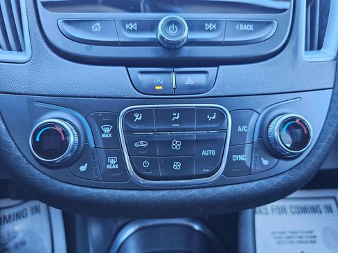 Used 2022 Chevrolet Malibu LT image 26