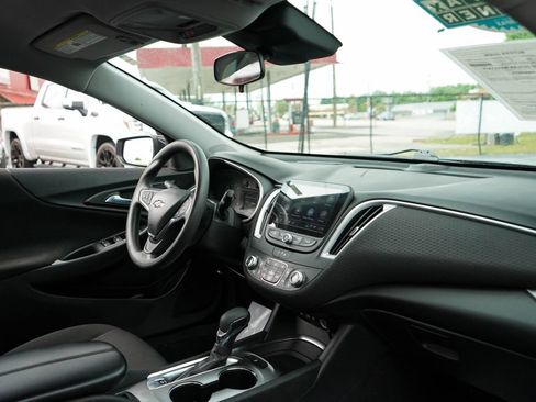 Used 2023 Chevrolet Malibu LT FWD image 13