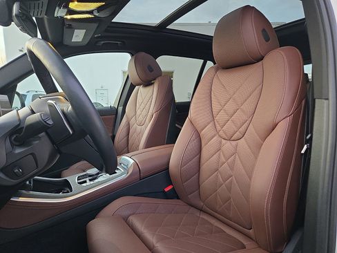 Used 2024 BMW X5 xDrive40i w/ Premium Package image 14