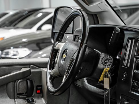 Used 2019 Chevrolet Express 2500 w/ Driver Convenience Package image 10