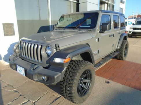 Used 2021 Jeep Wrangler Unlimited Sport AWD/4WD image 2