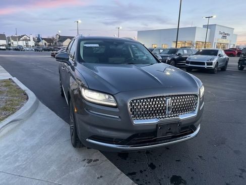 Used 2022 Lincoln Nautilus Reserve w/ Equipment Group 201A image 9