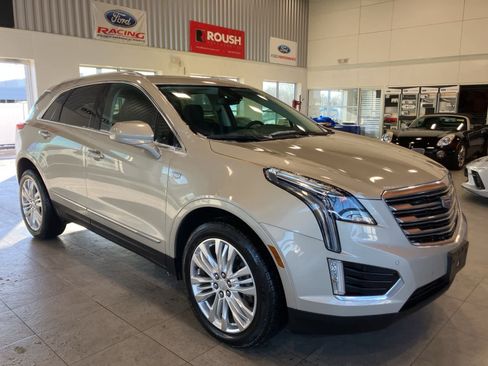 Used 2017 Cadillac XT5 Premium Luxury image 3