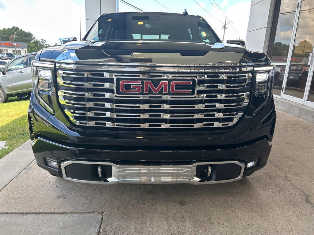 Used 2026 GMC Sierra 1500 Denali w/ Technology Package AWD/4WD image 3