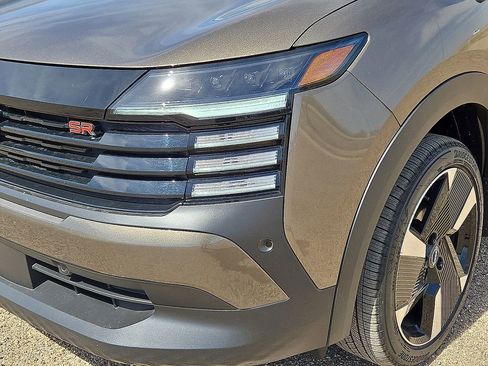 Used 2026 Nissan Kicks SR image 9