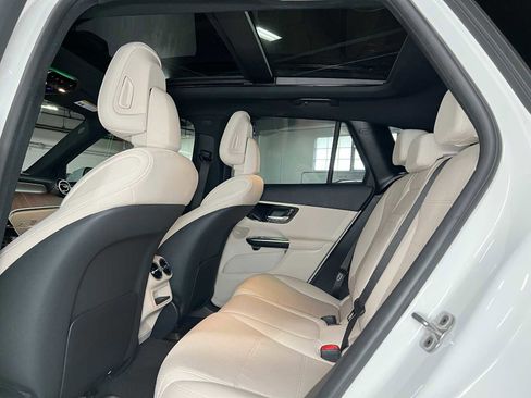 Certified 2025 Mercedes-Benz GLC 300 4MATIC image 18