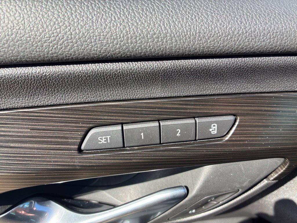 Used 2024 GMC Terrain SLT w/ Tech Package AWD/4WD image 10