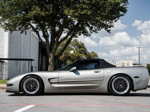 Used 1998 Chevrolet Corvette Convertible w/ Memory Pkg image 13