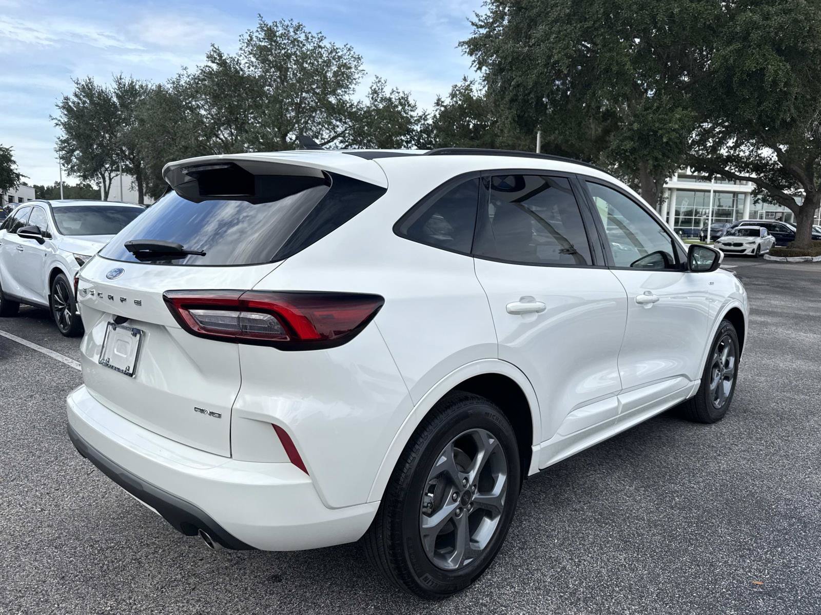 Used 2023 Ford Escape ST-Line Select AWD/4WD image 4