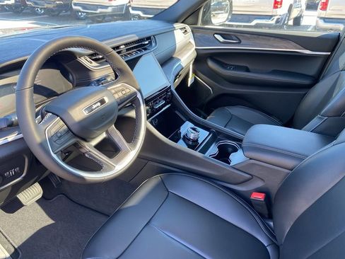 New 2025 Jeep Grand Cherokee L Limited w/ Black Appearance Package image 27