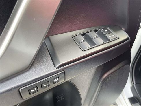 Used 2022 Lexus GX 460 Premium image 18