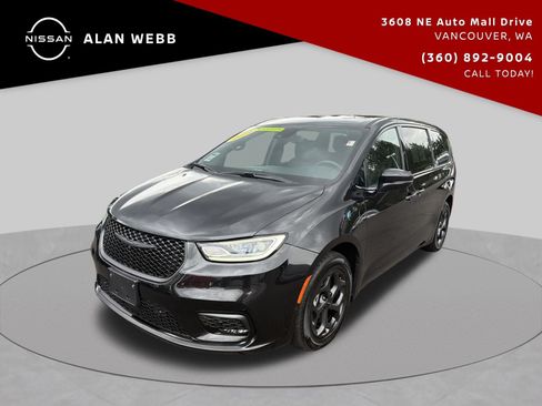 Used 2022 Chrysler Pacifica Touring-L w/ Uconnect Theater Family Group FWD image 7