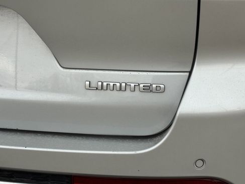 Used 2024 Jeep Grand Cherokee L Limited w/ Luxury Tech Group II image 6