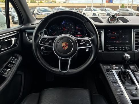 Used 2018 Porsche Macan AWD/4WD image 15