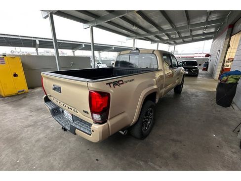 Used 2018 Toyota Tacoma TRD Sport w/ TRD Premium Sport Package image 3