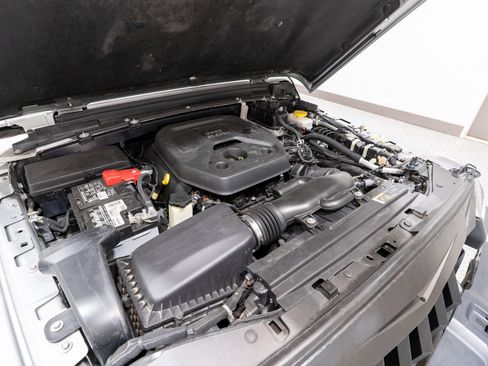 Used 2019 Jeep Wrangler Unlimited Sahara w/ LED Lighting Group image 31