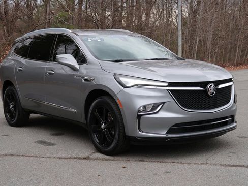 Certified 2023 Buick Enclave Essence w/ Experience Buick Package image 3