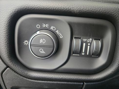 New 2026 RAM 1500 Laramie AWD/4WD image 16