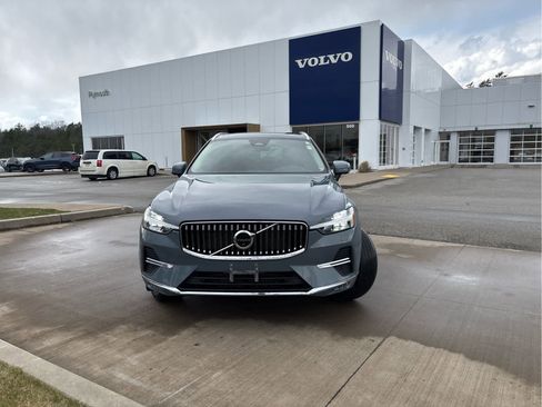 Used 2023 Volvo XC60 B5 Plus w/ Climate Package AWD/4WD image 2