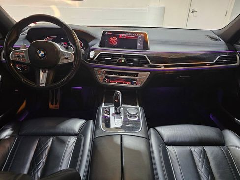 Used 2021 BMW 750i xDrive w/ M Sport Package image 9