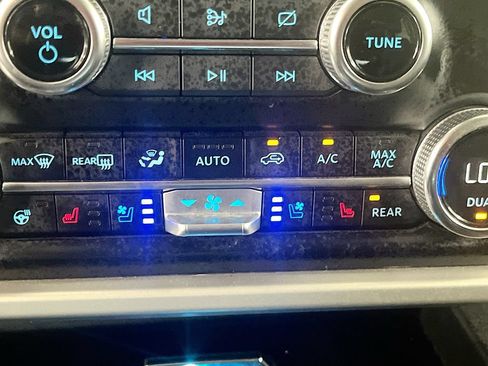 Used 2023 Ford Expedition XLT AWD/4WD image 20