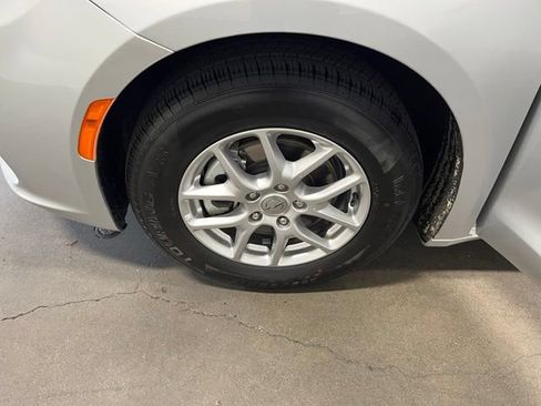 Used 2024 Chrysler Pacifica Touring-L FWD image 28
