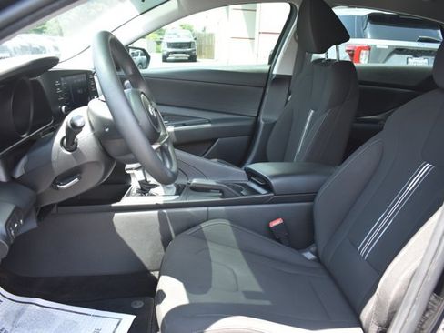 Used 2023 Hyundai Elantra SEL FWD image 12