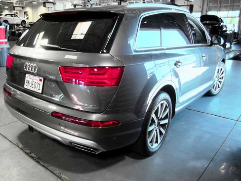 Used 2019 Audi Q7 3.0T Premium Plus w/ Premium Plus Package AWD/4WD image 3