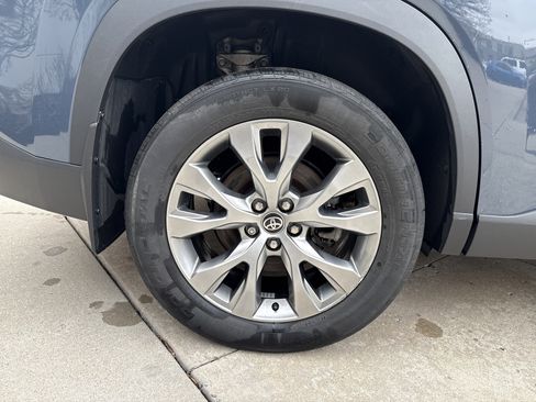 Used 2024 Toyota Grand Highlander Limited image 37