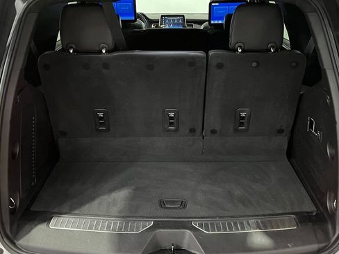 Used 2023 Chevrolet Tahoe Z71 w/ Z71 Off-Road Package AWD/4WD image 13