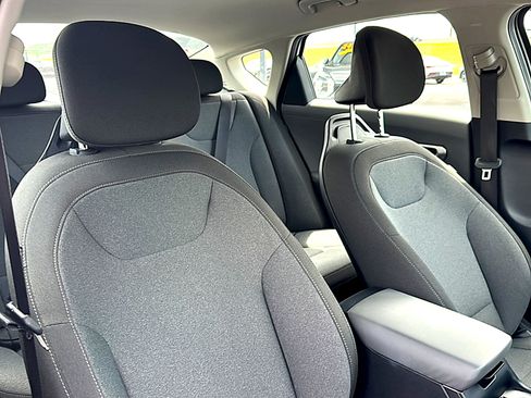 Used 2025 Kia K4 FWD image 24