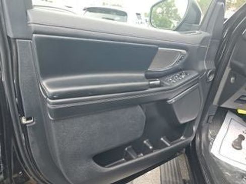 Used 2025 Ford Expedition Max Platinum AWD/4WD image 12