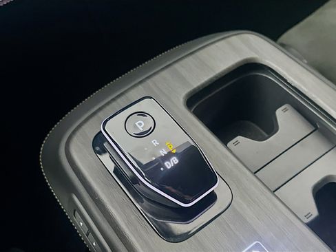 Used 2023 Nissan Ariya FWD image 25