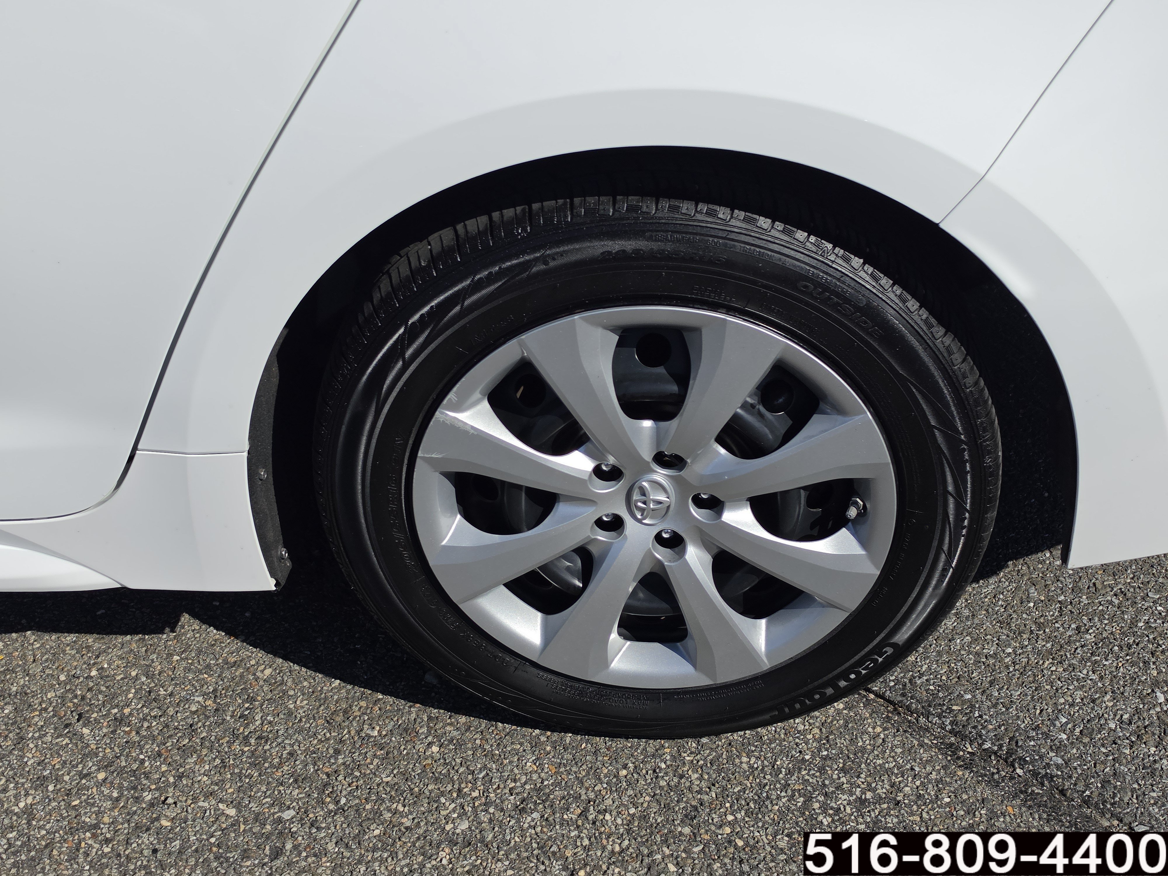 Used 2020 Toyota Corolla LE FWD image 8