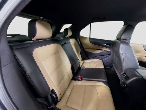 Used 2022 Chevrolet Equinox Premier FWD image 26